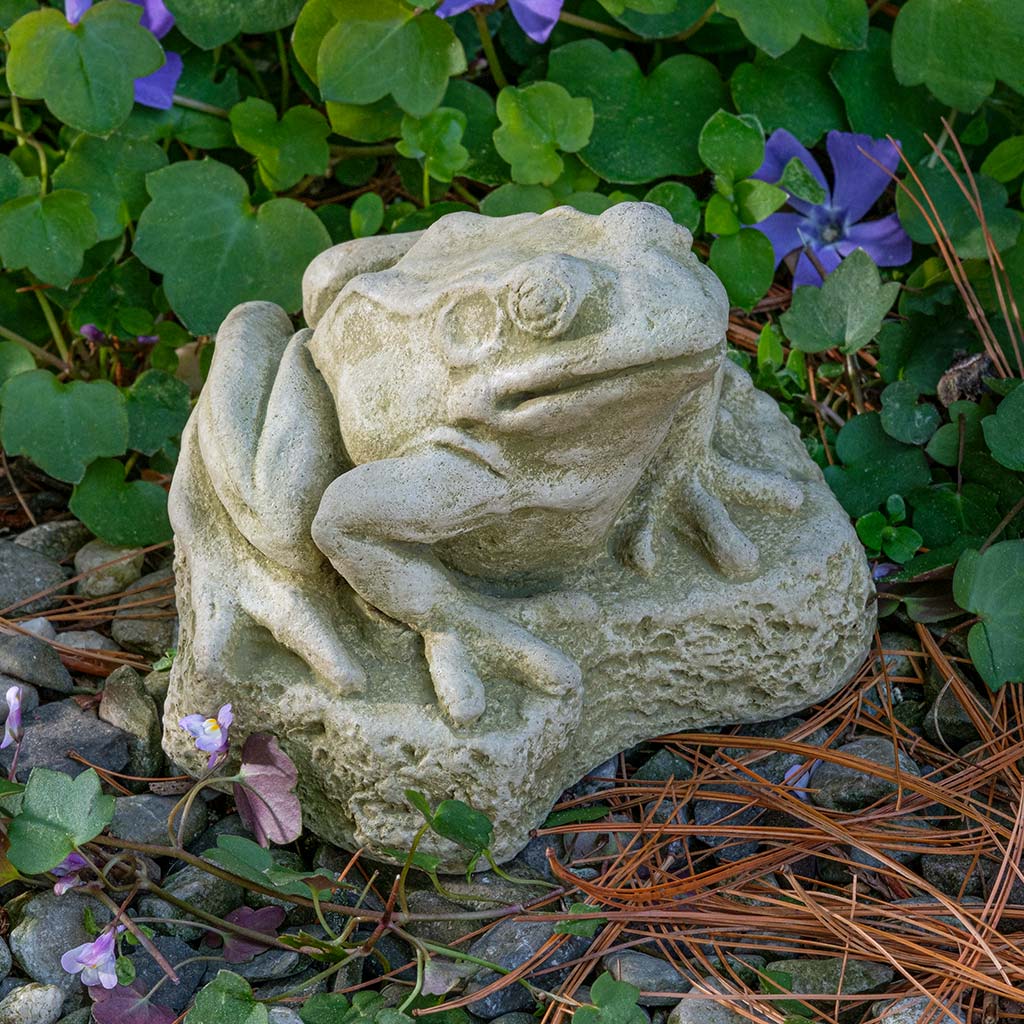 a-672-forest-frog-cast-stone-statuary-em.jpg