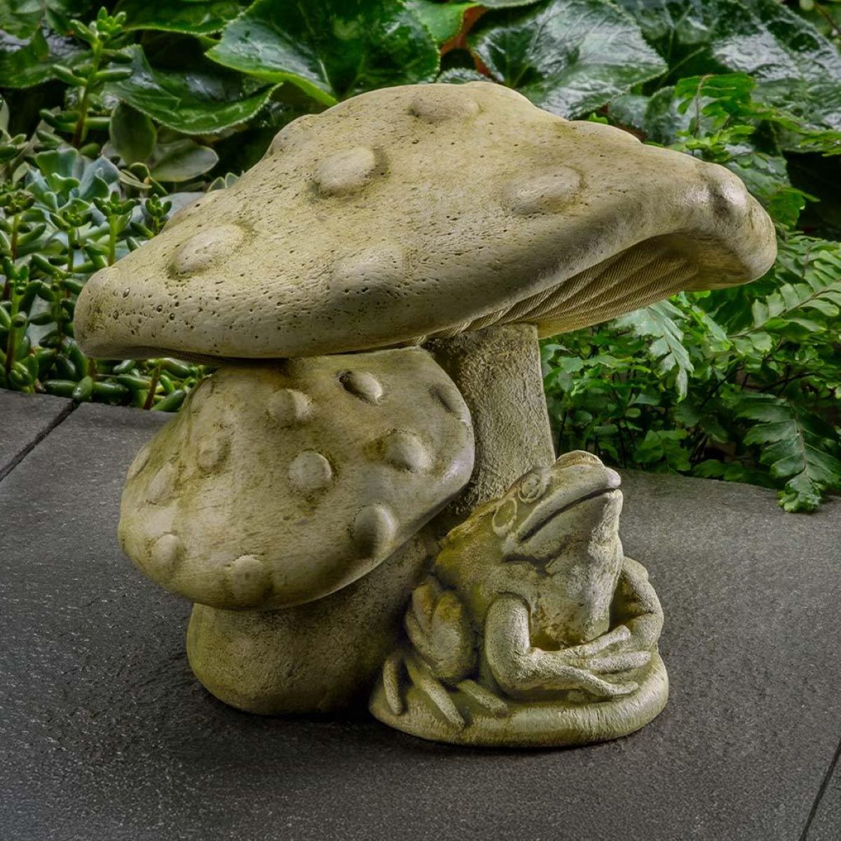 a-688-tucker-toadstool-cast-stone-statuary-em_07cb6d4d-1245-4438-8b5d-f2641dc4e781.jpg