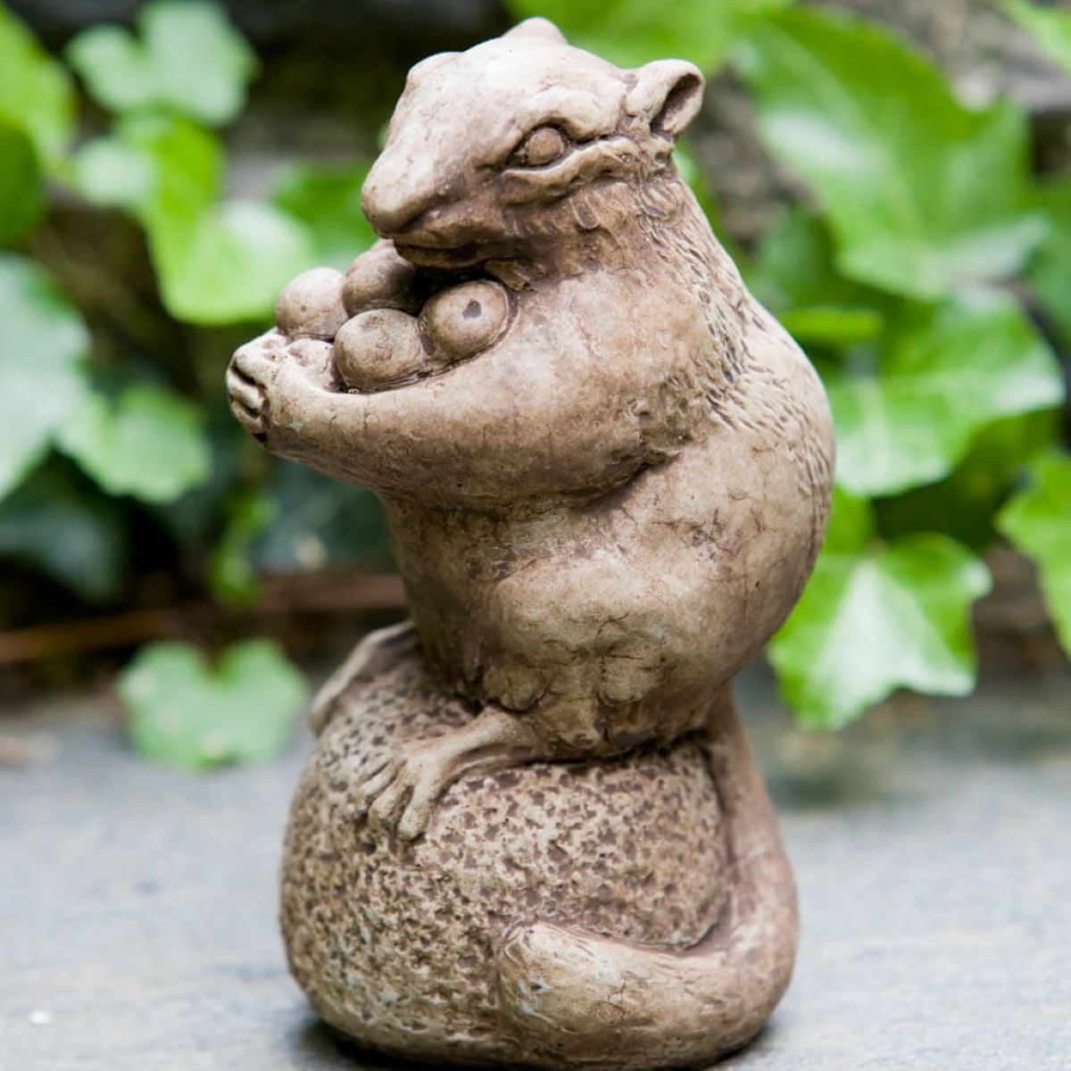 a350-autumn-chipmunk-cast-stone-chipmunk-statue-br.jpg