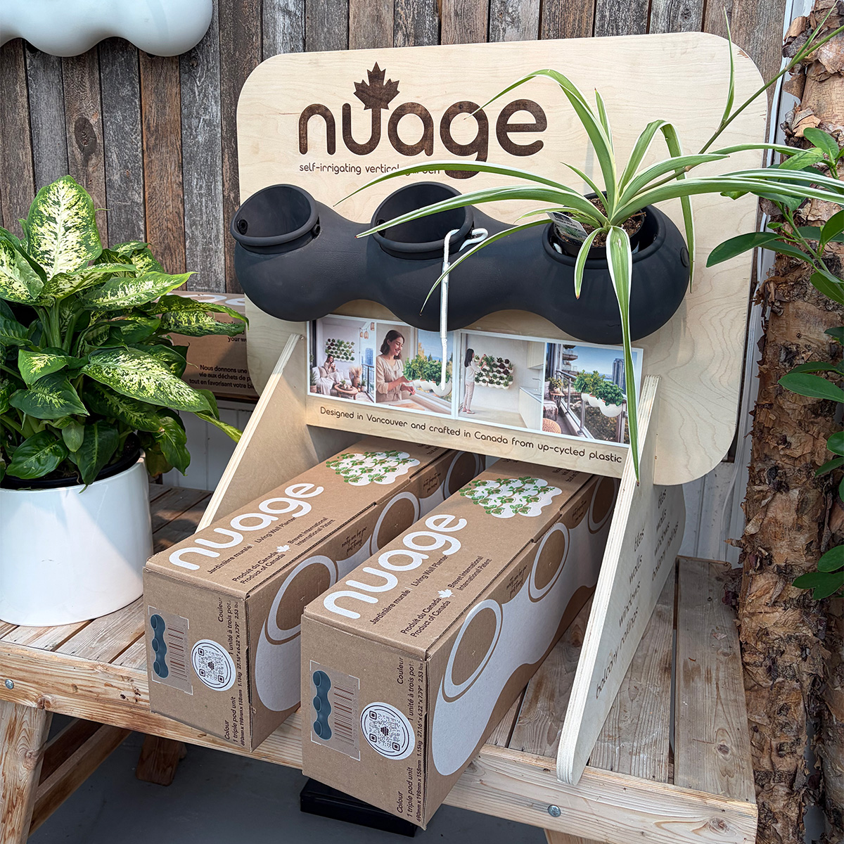 nuage_planter_black.jpg