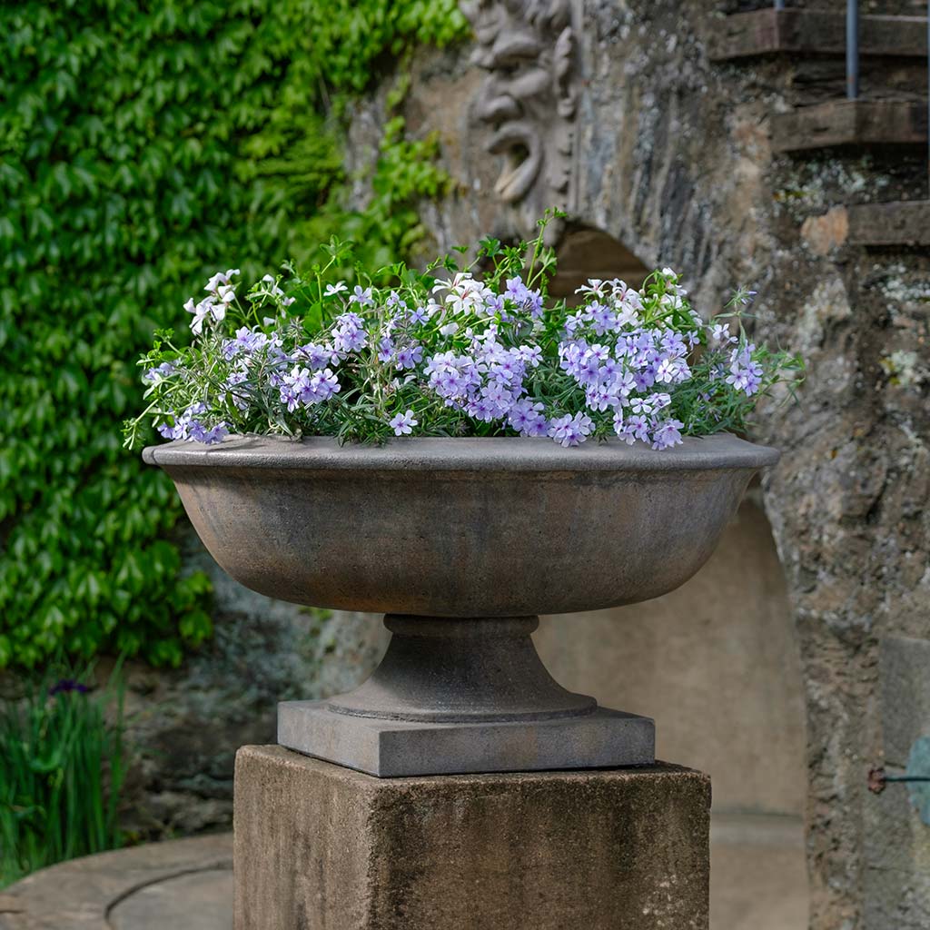 p-971-apsley-urn-large-cast-stone-planters-el.jpg