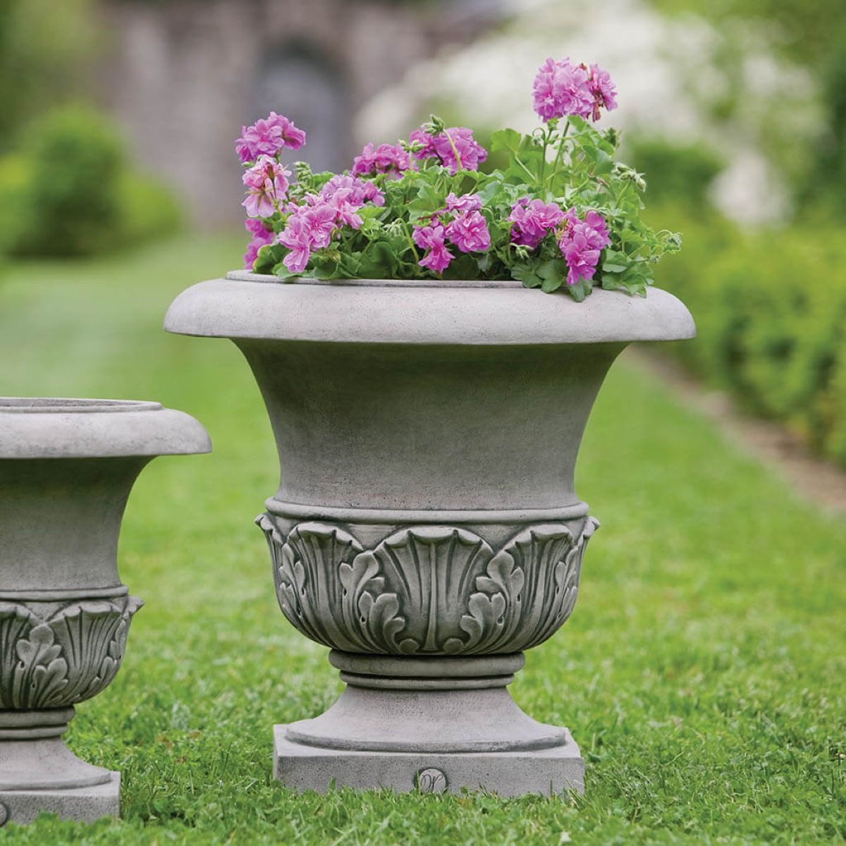 p497a-williamsburg-acanthus-planter-large-cast-stone-as.jpg