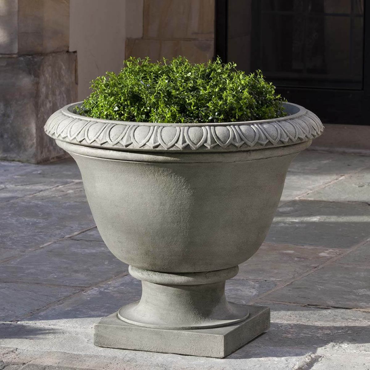 p551-easton-urn-planter-cast-stone-gs.jpg