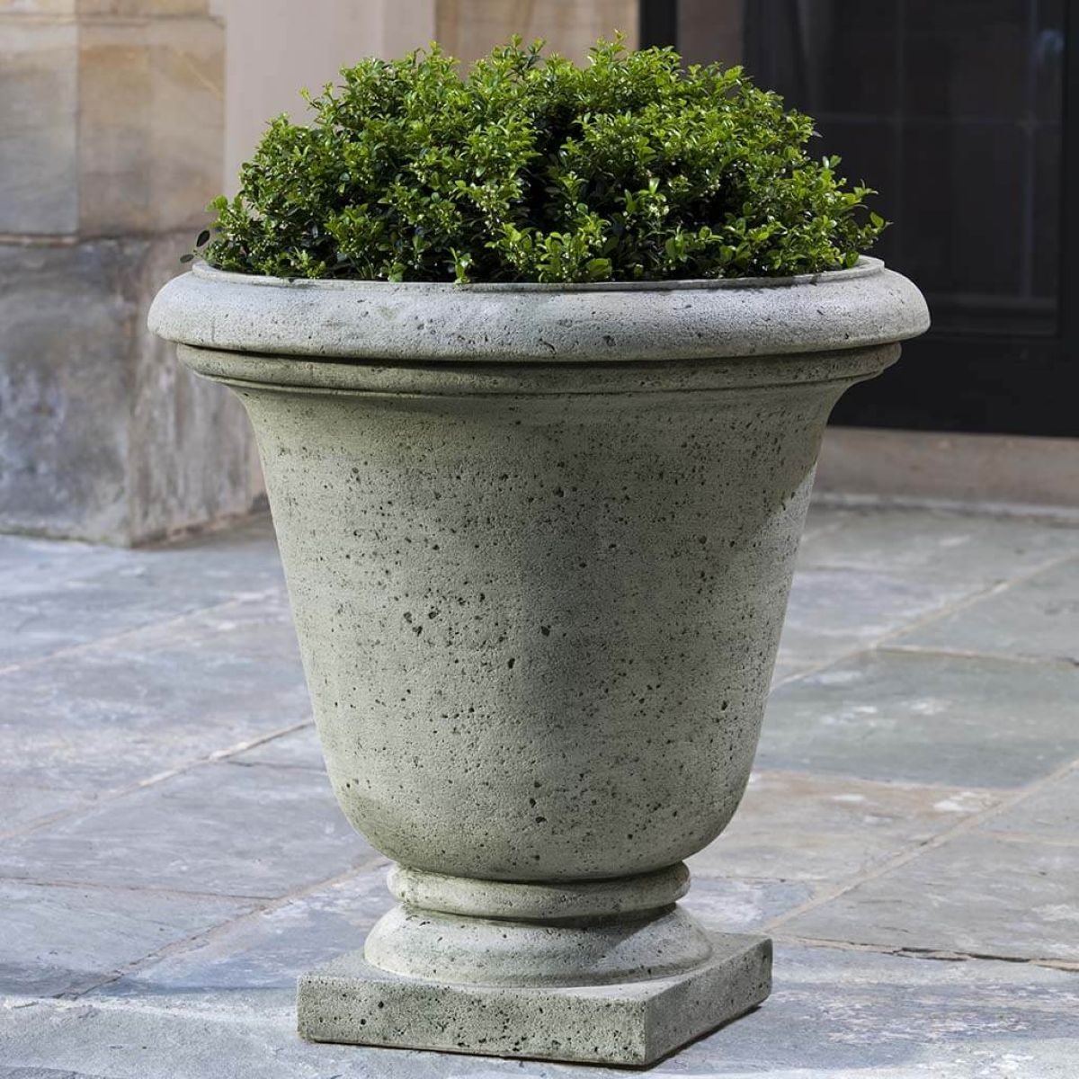 p554-rustic-hampton-urn-planter-cast-stone-as.jpg