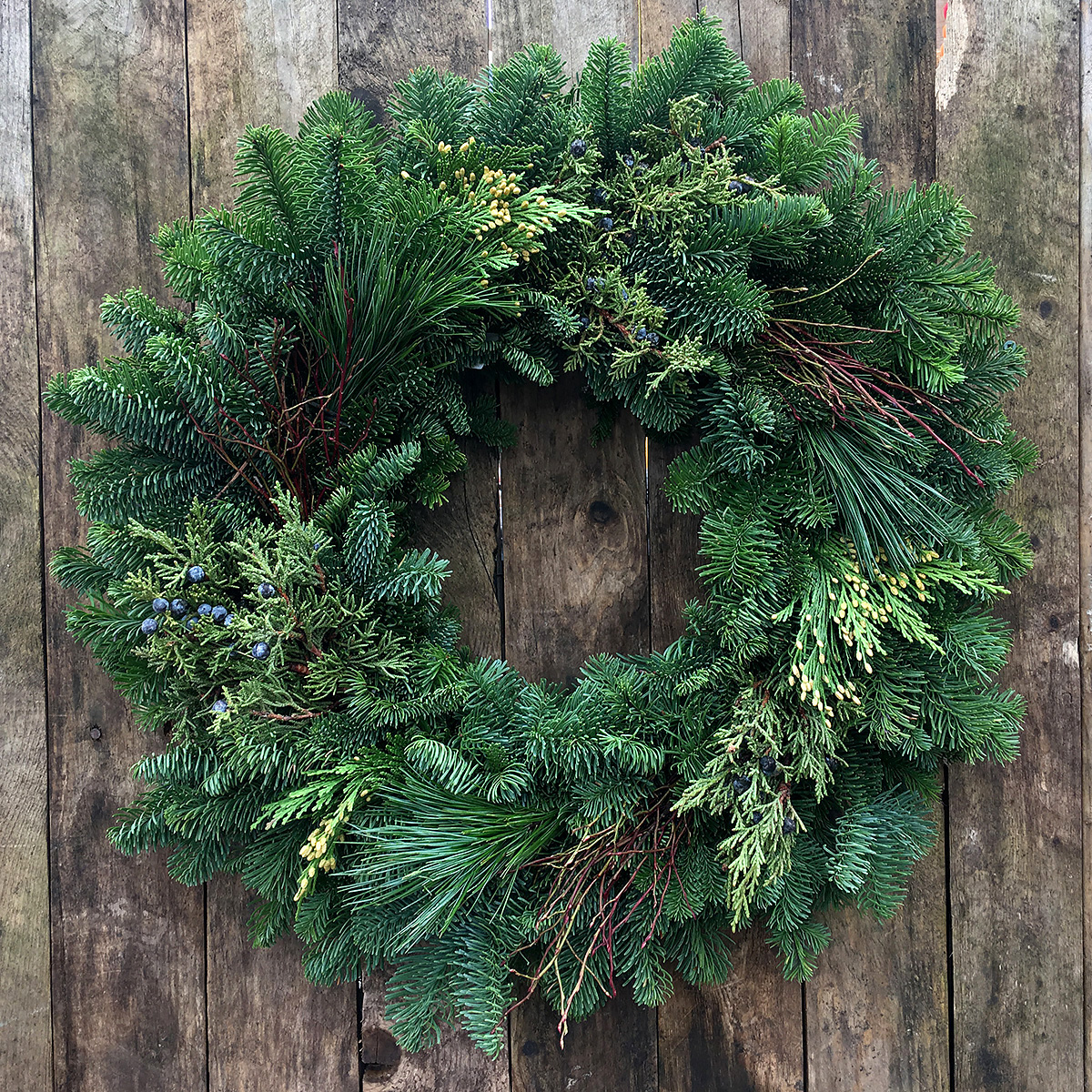 Christmas Wreath - Deluxe 20in Christmas Wreath