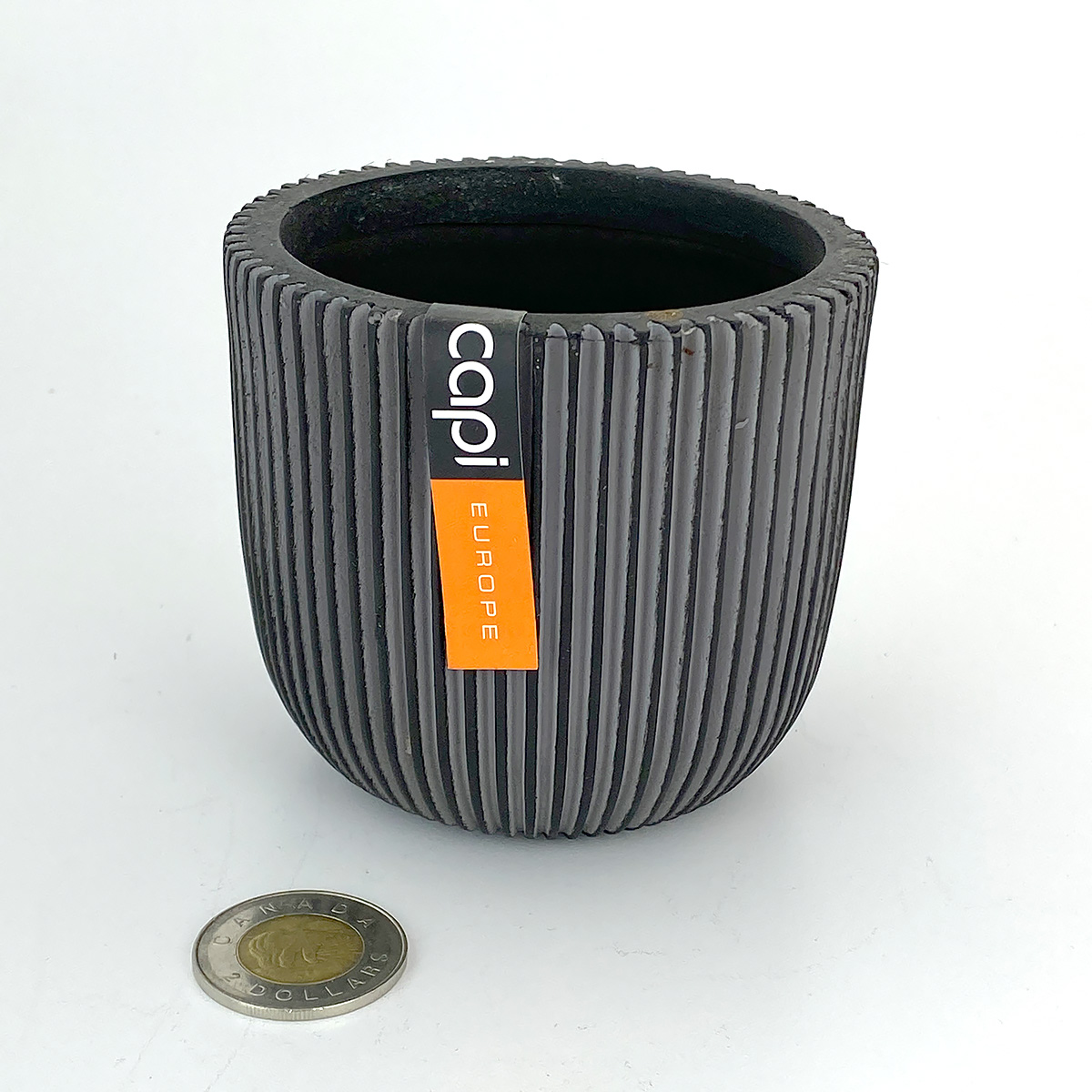 Capi Groove Black Planter Ball Pot 10x9