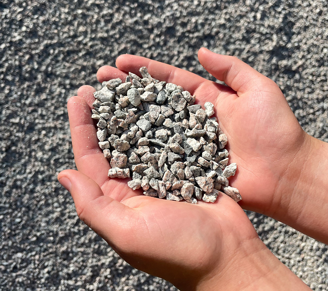 Mini Crush Gravel - Bulk Scoop